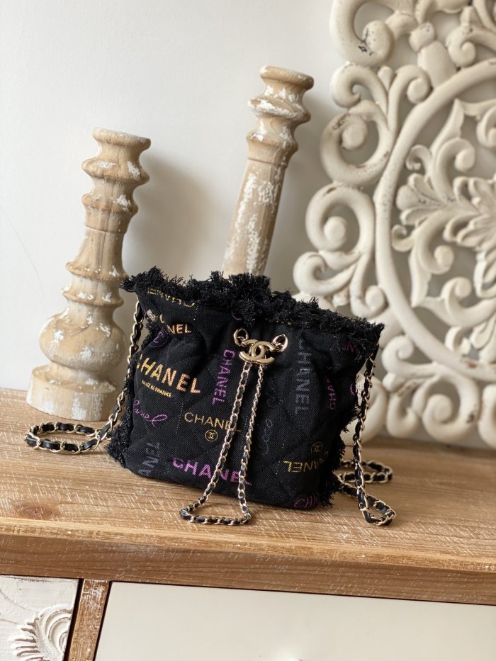 Handbag Chanel 2603 size 11x15x10 cm