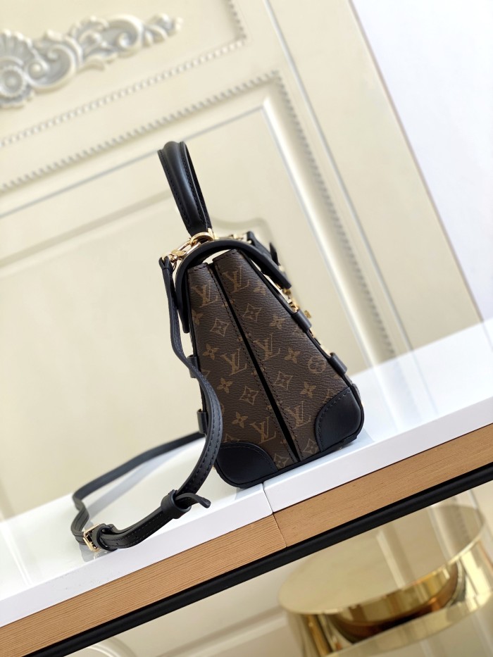 Handbag Louis Vuitton M45908 size 21x18x11 cm