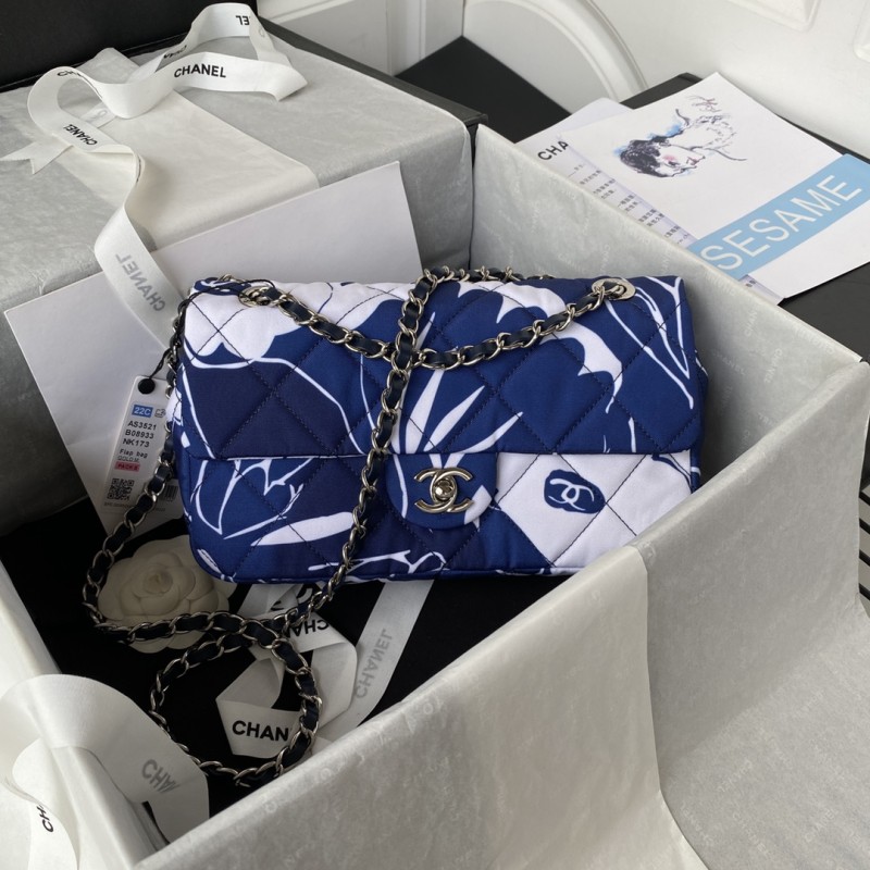 Handbag Chanel AS3521 size 15X24.5X5 cm