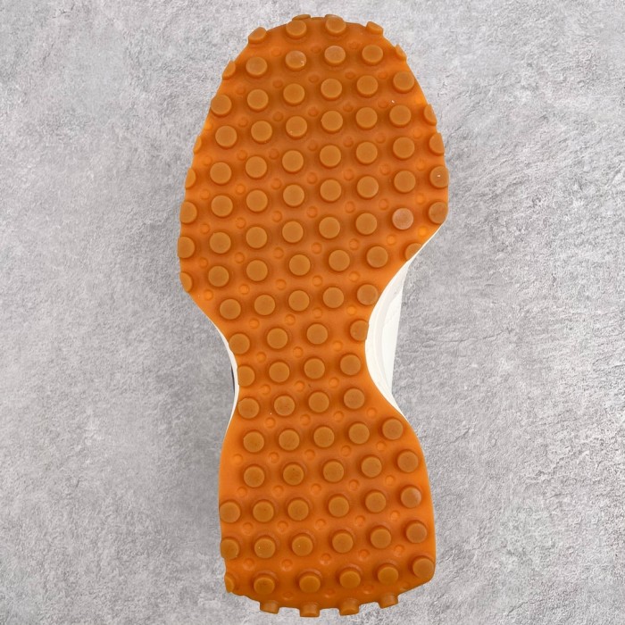 New Balance 327 Sneaker 23