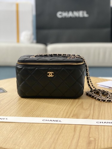 Handbag Chanel 81341 size 9.5*17*8 cm