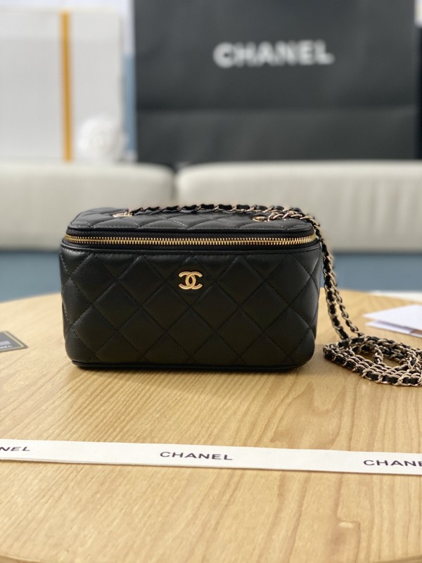 Handbag Chanel 81341 size 9.5*17*8 cm