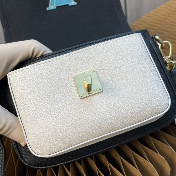 Handbag Louis Vuitton M58557 Lockme Tender size：19 x 13 x 8 cm