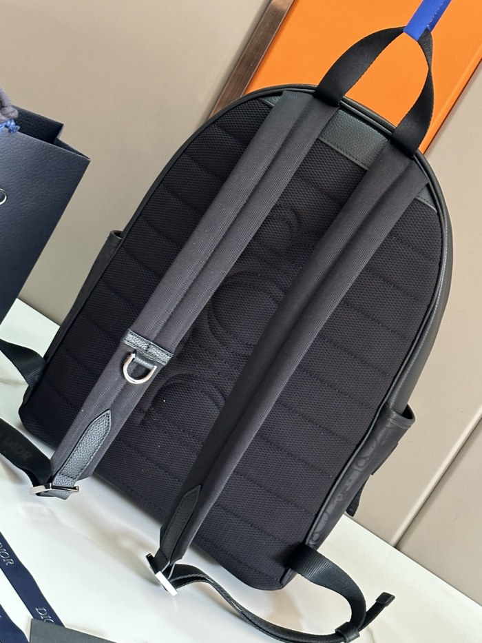 Handbag Dior 96062 size 30 x 42 x 14.5 cm