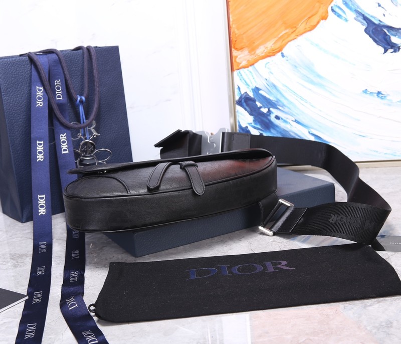 Handbag Dior 93305 size 26*19*4.5 cm