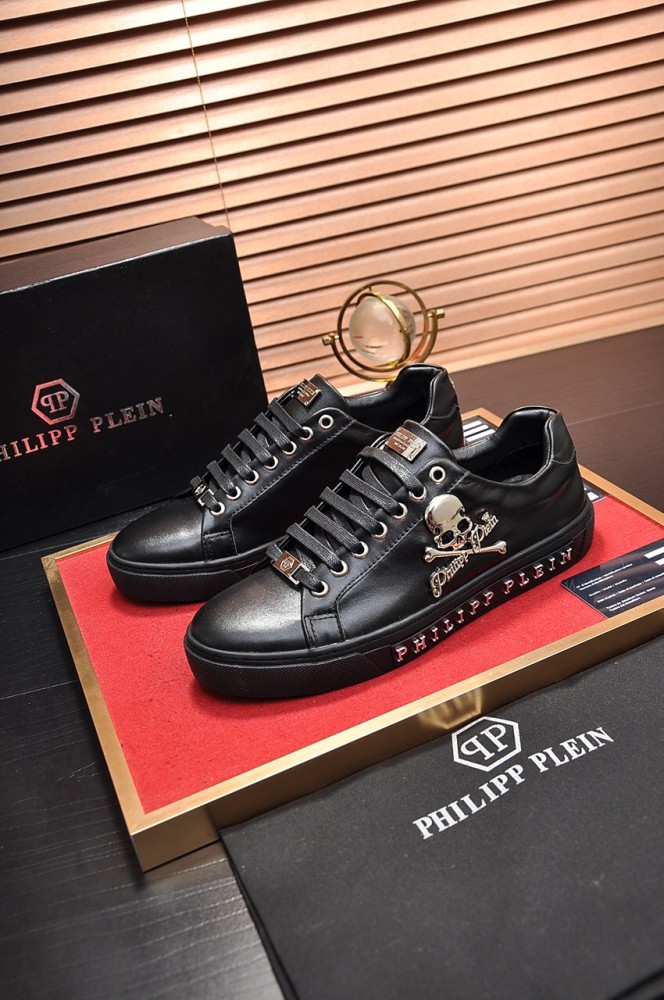 Philipp Plein Low Top Sneakers 33
