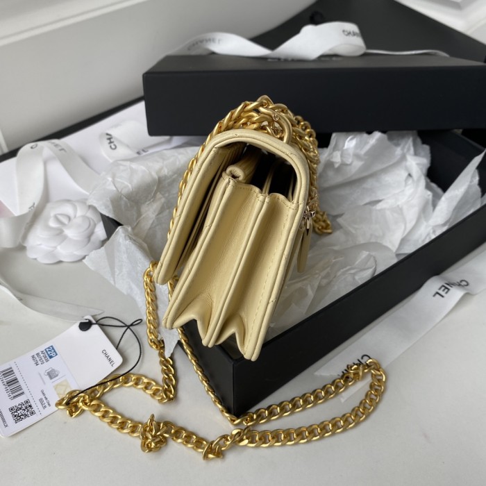 Handbag Chanel AP2635 size 11x15.5x4.5 cm