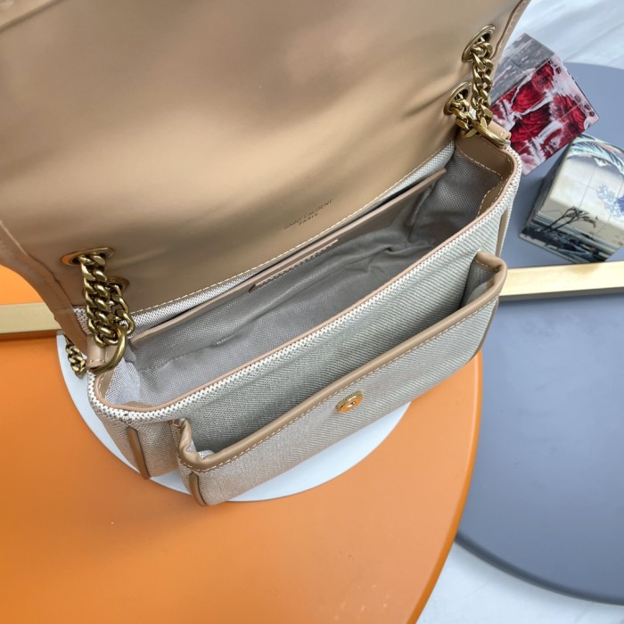 Handbags SAINT LAURENT 533037 size 22x16.5x7.5 cm