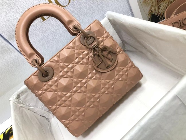 Handbag Dior M0538 size 20*16.5*8 cm