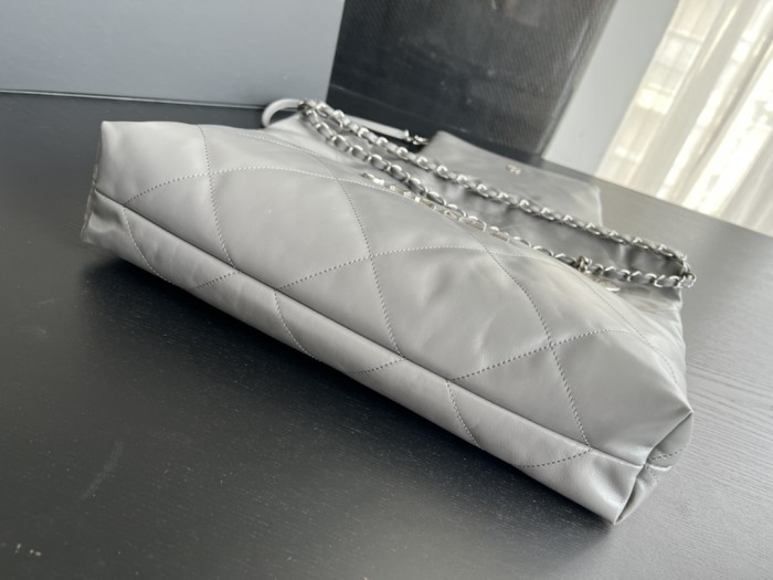 Handbag Chanel size 39cmx42cmx8 cm