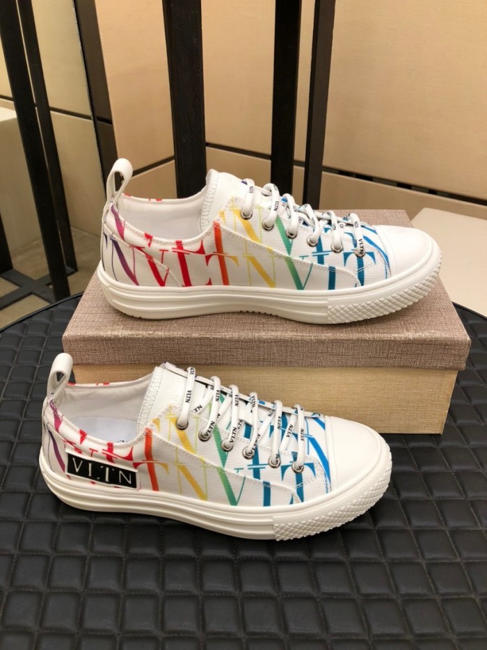 Valentino Garavani Giggies VLTN TIMES low-top sneakers 2