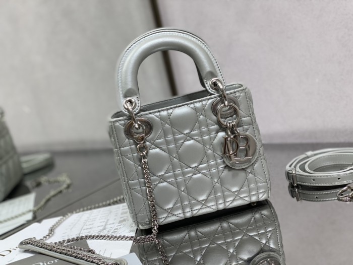 Handbag Dior size 17 cm