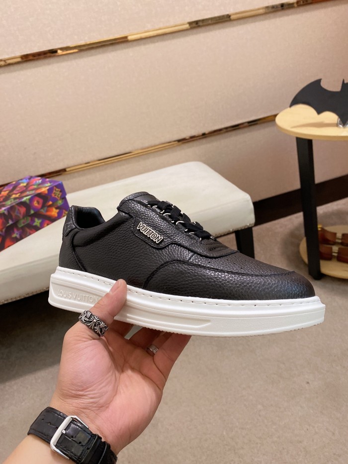 Louis Vuitton Low Top sneaker 111