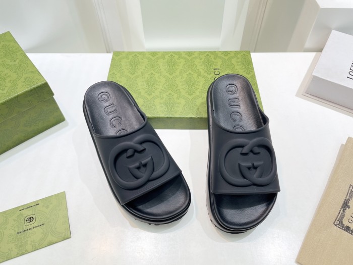 Gucci Women's slide sandal with Interlocking G WOMEN 5