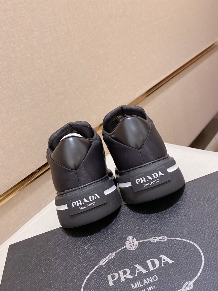 Prada Low Top sneaker 14