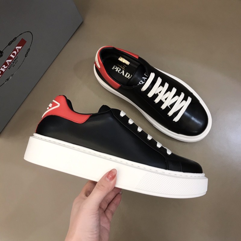 Prada Low Top sneaker 34