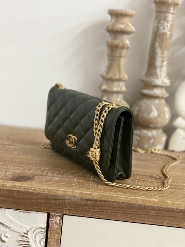 Handbag Chanel 81221 size 19 cm