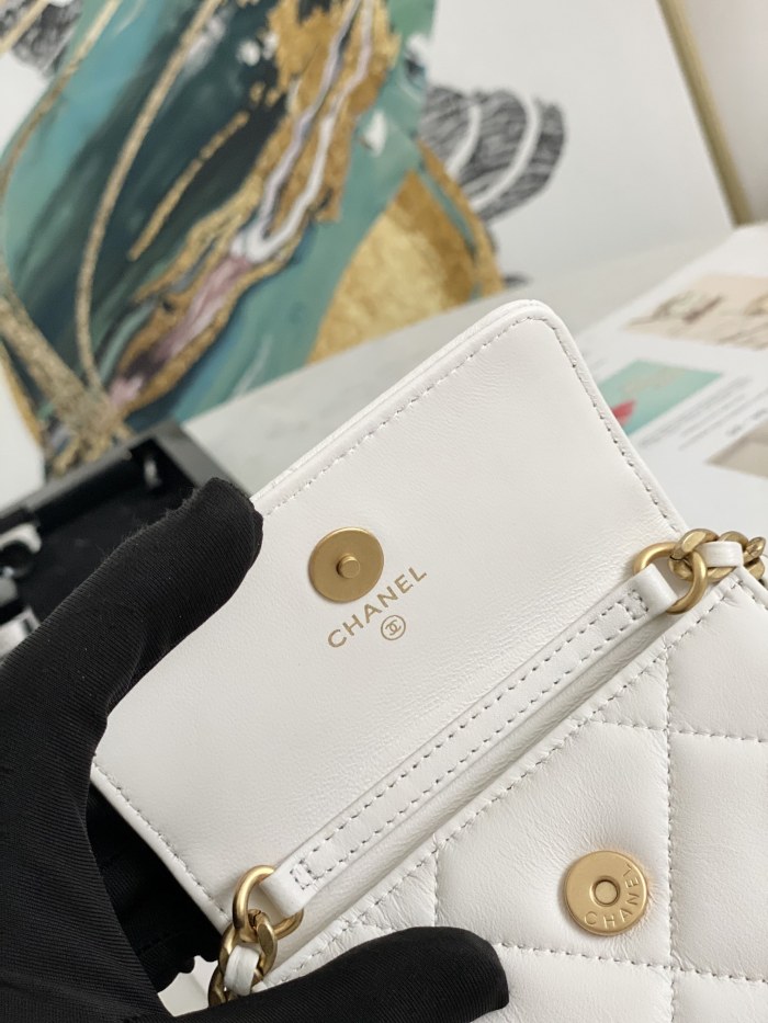 Handbag Chanel 81166 size 12 8.5 2.5 cm