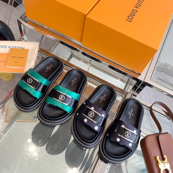 Louis Vuitton POOL PILLOW FLAT COMFORT MULES 4