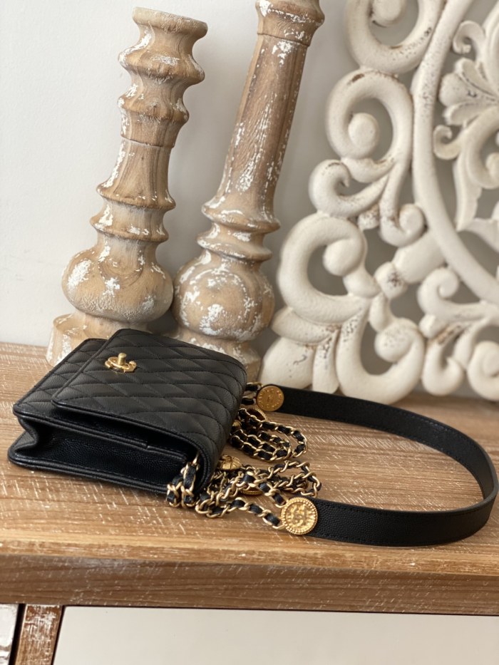 Handbag Chanel AP81204 size 19 cm