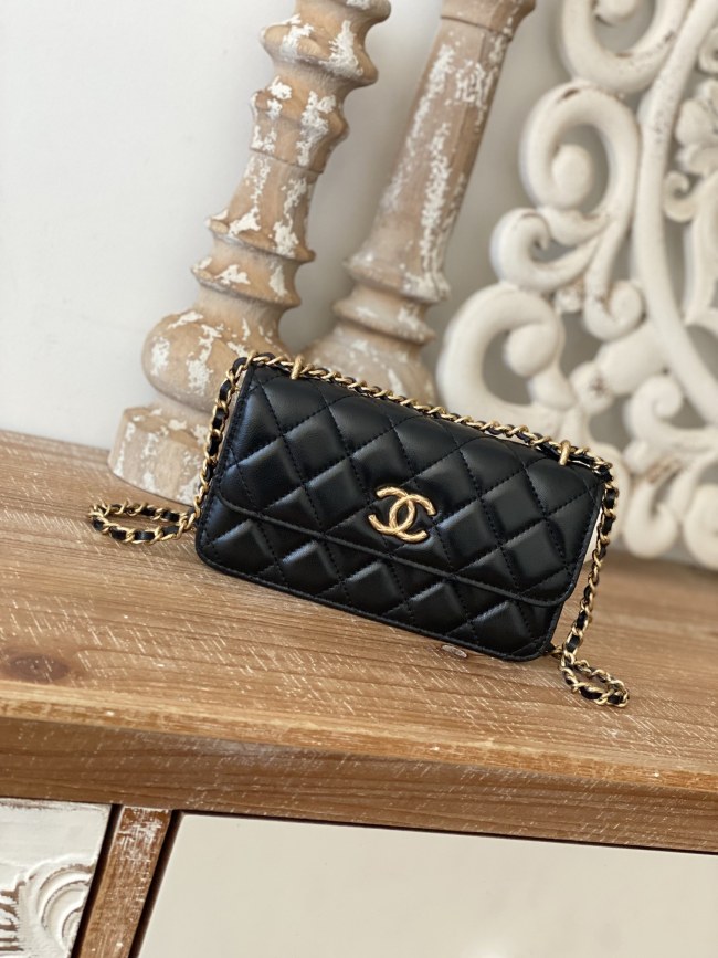 Handbag Chanel 81238 size 16 cm