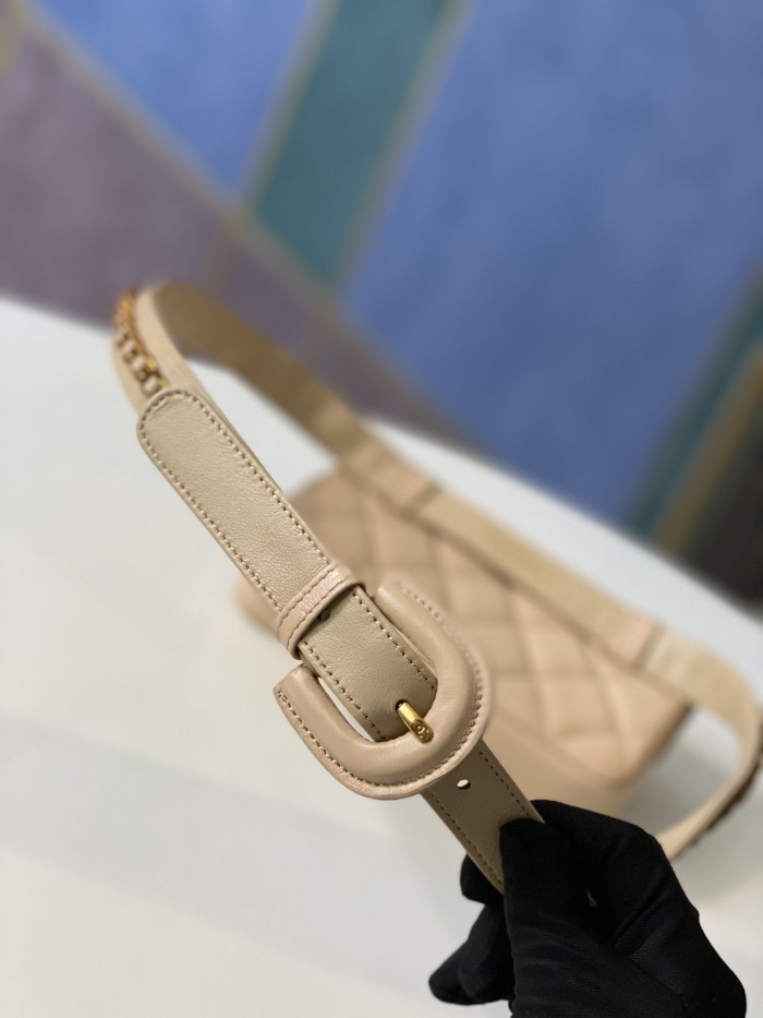 Handbag Chanel 99009 size 18*3.5*12 cm