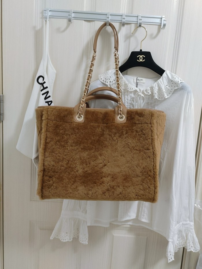 Handbag Chanel size 38 cm