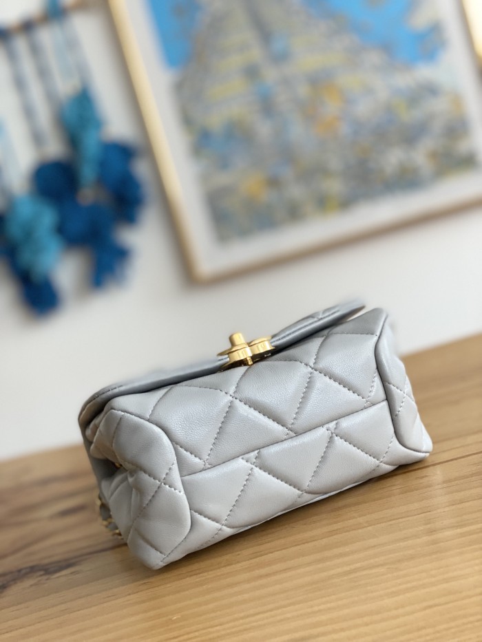 Handbag Chanel 3365 size 17X11.5X8.5 Cm