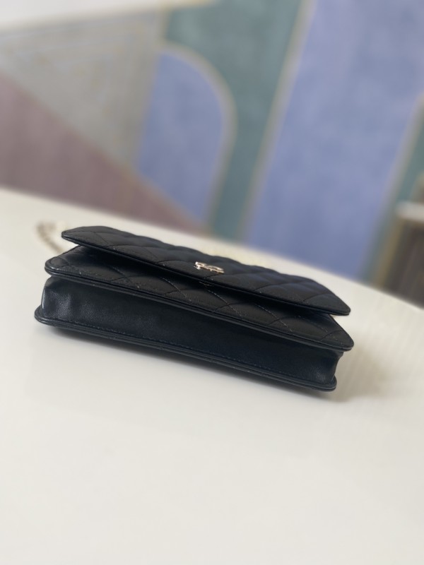 Handbag Chanel 81180 size 19 cm