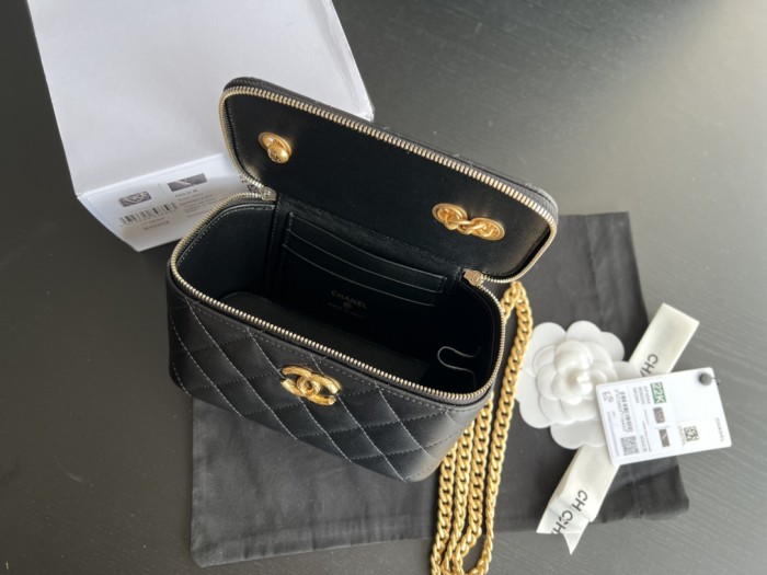 Handbag Chanel AP3044 size 17cmx9.5cmx8 cm