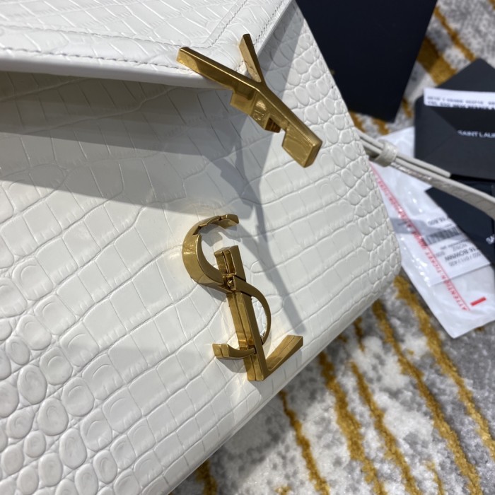 Handbags SAINT LAURENT 602716 size 20x16x7.5 cm