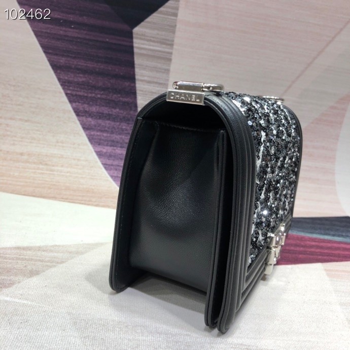 Handbag Chanel 67086 size 15×25×9 cm