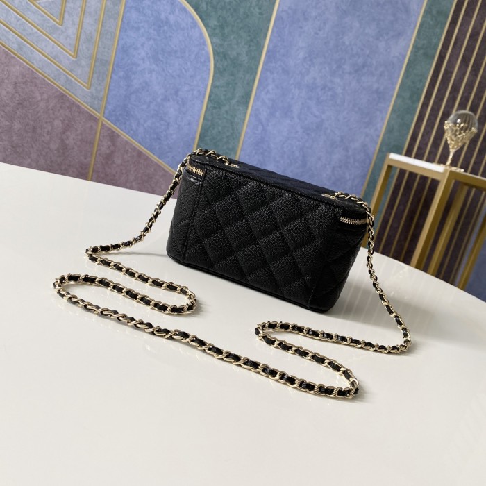 Handbag Chanel 81341 size 9.5*17*8 cm