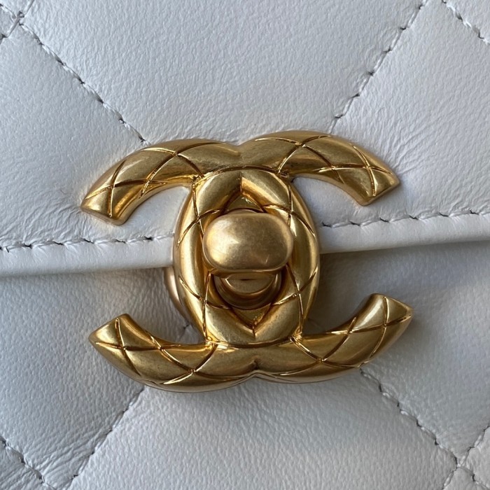 Handbag Chanel AS3011 size 21x13x7 cm