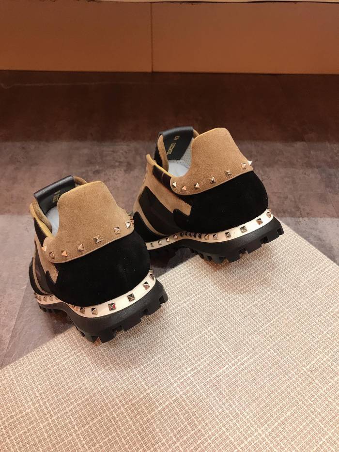 Valentino Garavani Rockrunner camouflage-print sneakers 24