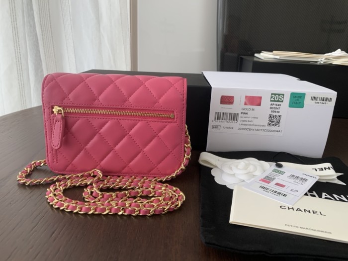 Handbag Chanel size 15cmx10cm x3.5 cm