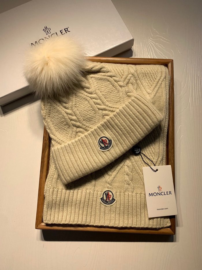 Hat & Scarf Moncler 2