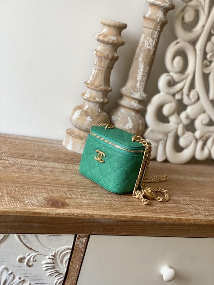 Handbag Chanel 81246 size 10.5 8.5 7 cm