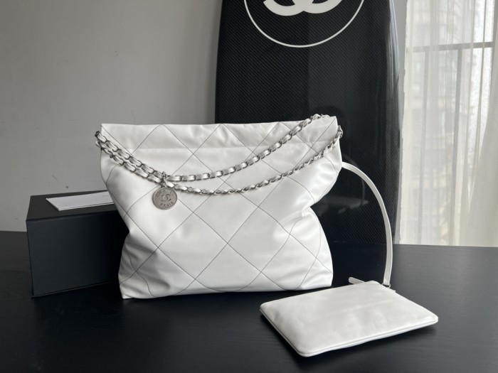 Handbag Chanel size 39cmx42cmx8 cm