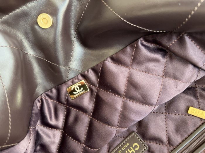 Handbag Chanel size 39cmx42cmx8 cm