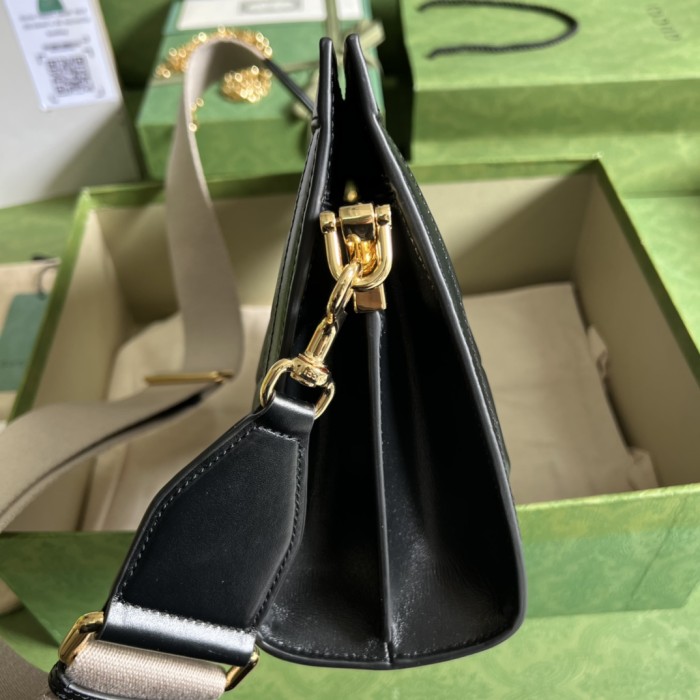 Handbag Chanel 702196 size 32.5*20* 10 cm