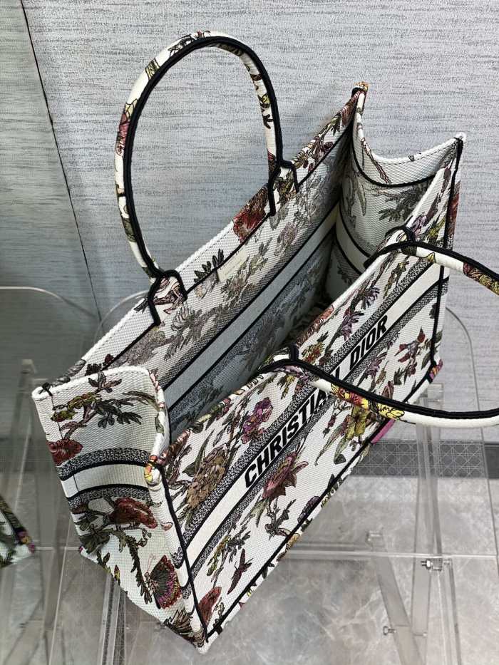 Handbag Dior size 42*18*35 cm