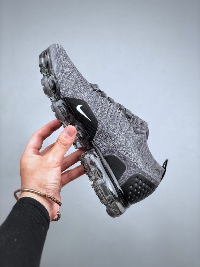 Nike Air VaporMax Flyknit 1.0 Sneaker 22