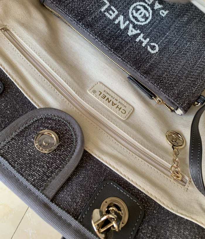 Handbag Chanel size 38 cm