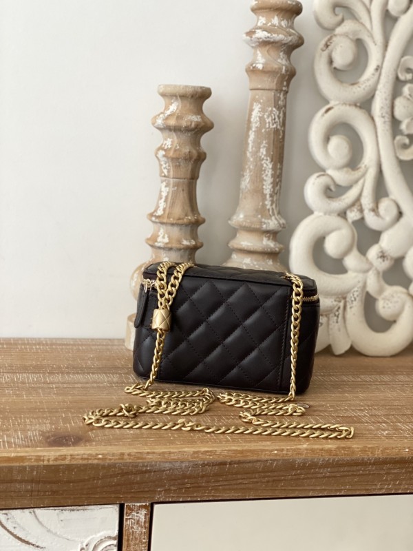 Handbag Chanel 81222 size 16.5 cm