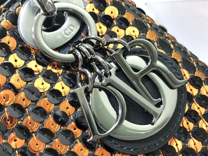 Handbag Dior M0505 size 17 x 15 x 7 cm