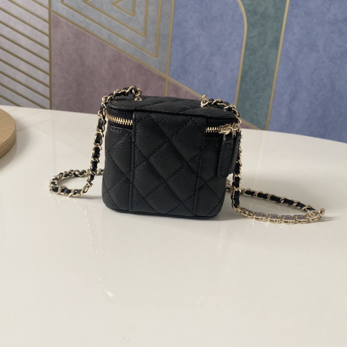 Handbag Chanel 81186 size 10.5-8.5-7 cm