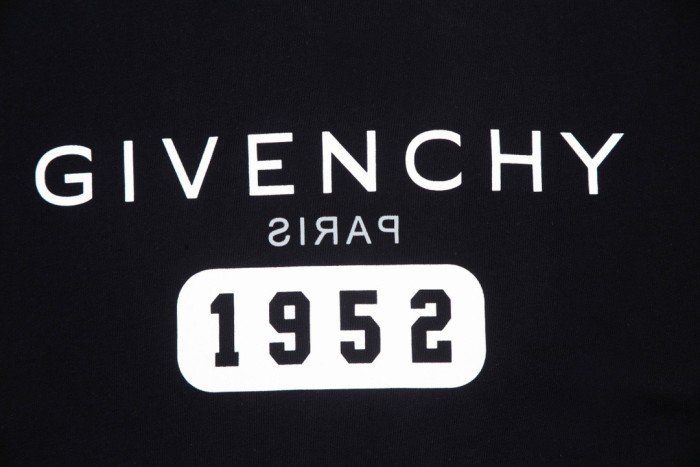 Clothes Givenchy 29