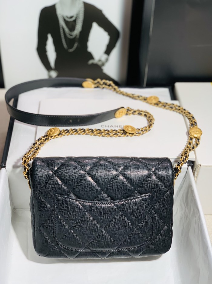 Handbag Chanel size 22 cm