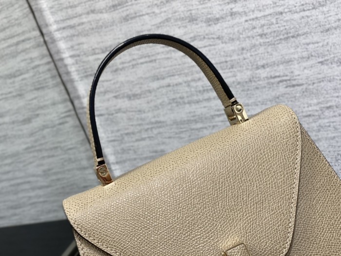 Handbag VALEXTRA size 𝟐𝟐*𝟏𝟔'𝟓*𝟏𝟐 𝐂𝐦